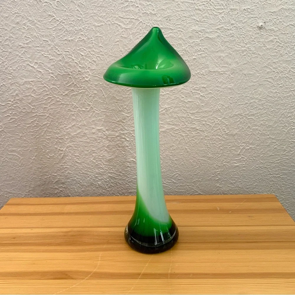 Vintage Jack In The Pulpit Tulip Vase in green